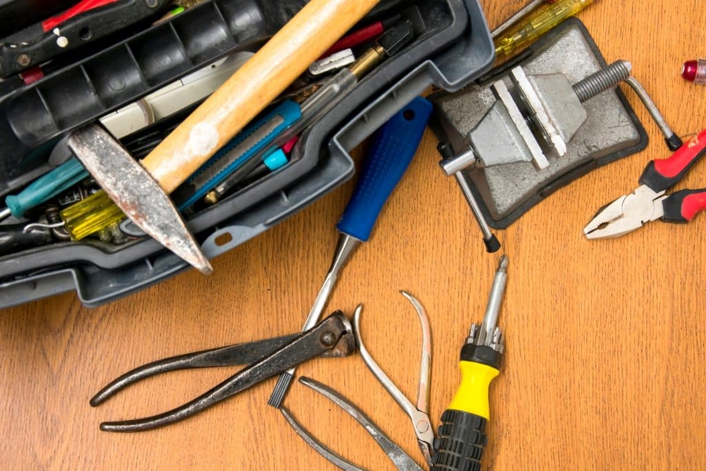 open,toolbox,,small,portable,vice,screwdriver,tools,for,repair,randomly